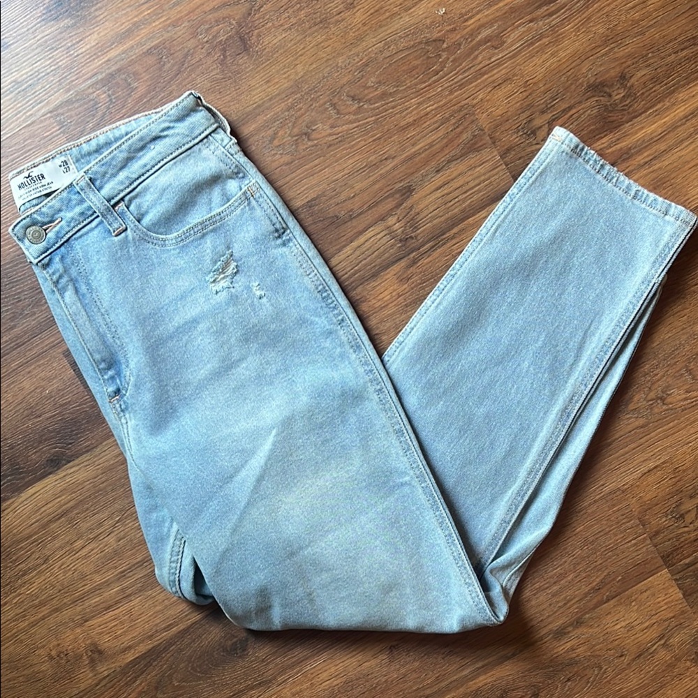 W28 L27 - Hollister Light Wash Blue Straight Leg Jeans - 7R